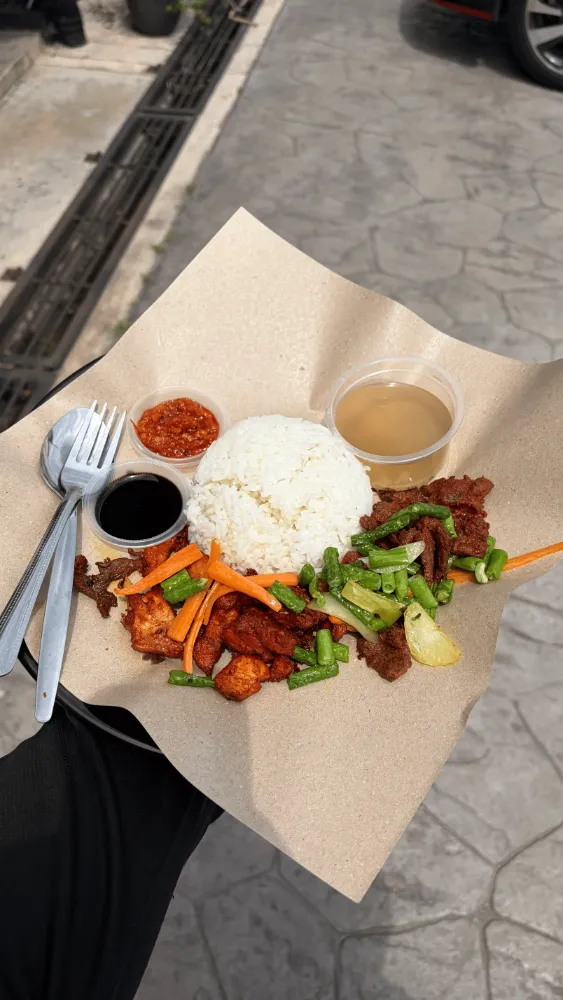 SET - NASI MIX AYAM & DAGING GORENG KUNYIT KETAGIH