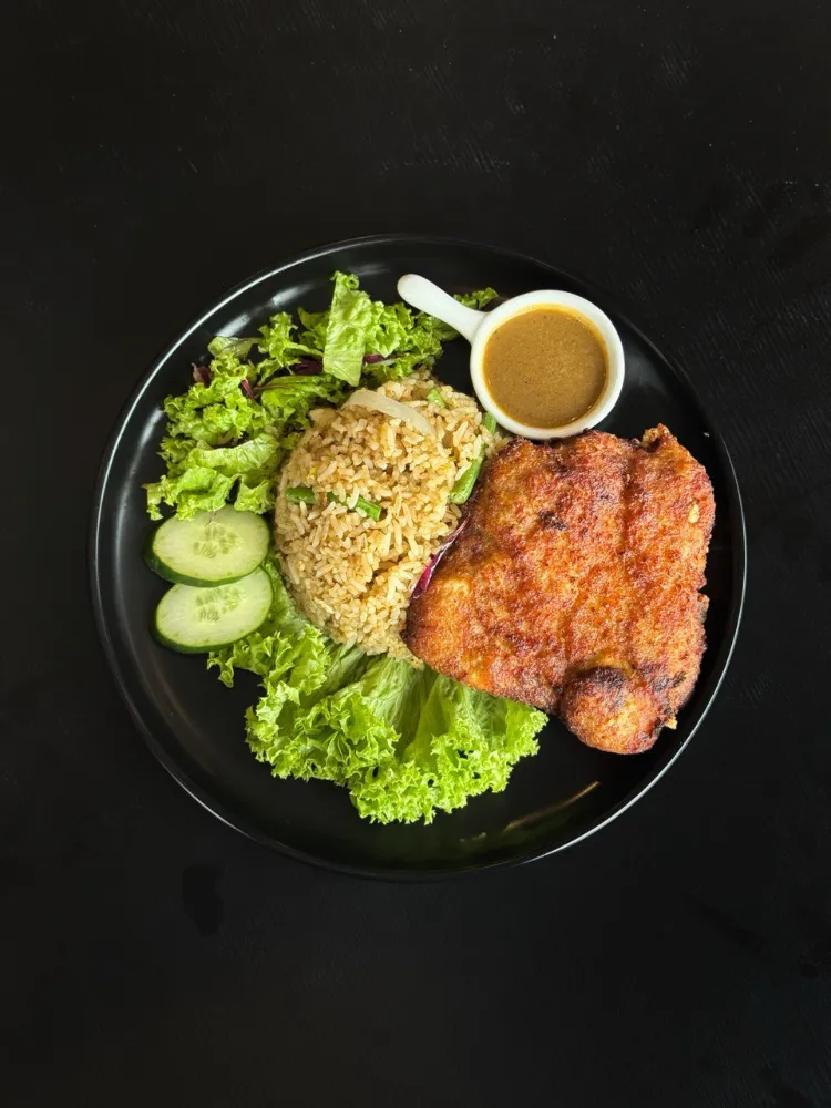 NASI GORENG - CHICKEN CHOP